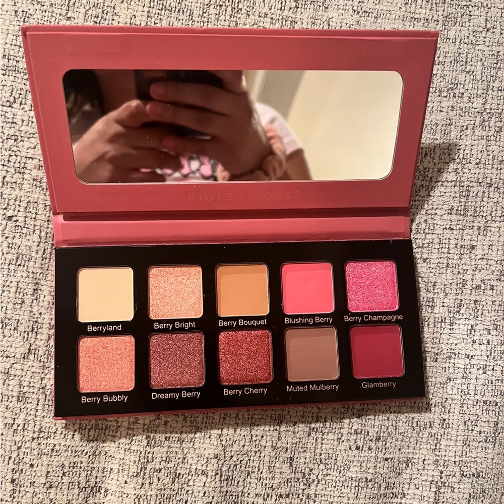 Warm toned pink eyeshadow pallet x10